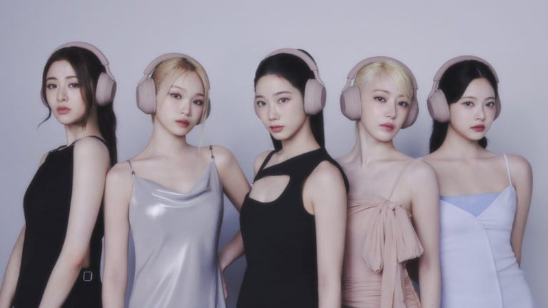 Sony's top-of-the-line WH-1000XM5 headphones and WF-1000XM5 buds are getting a smoking hot new color