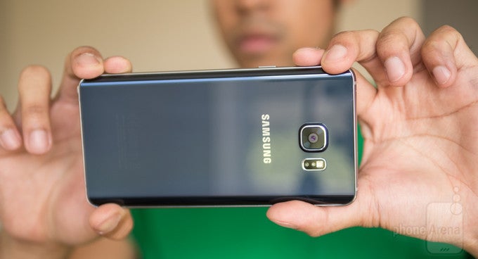 Samsung&#039;s Note5 emerges victorious from our blind comparison, smacks the iPhone 6 Plus on the head