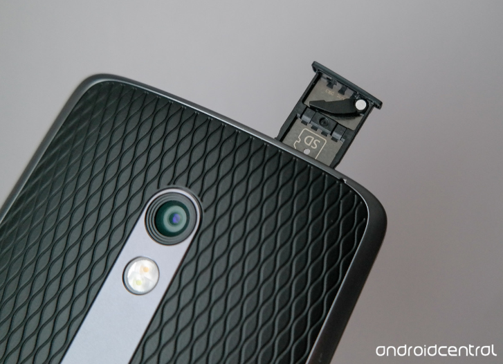 MicroSD slot on the Moto X Play/DROID MAXX 2 can be found on the back of the SIM tray on the top of the phone - Here&#039;s where the microSD slot will be on the Motorola DROID MAXX 2 (and is on the Moto X Play)