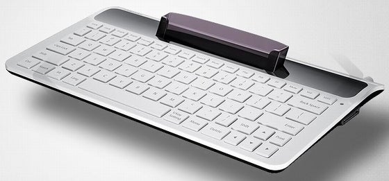 Samsung is giving away a free keyboard dock for those buying the Galaxy Tab in Spain