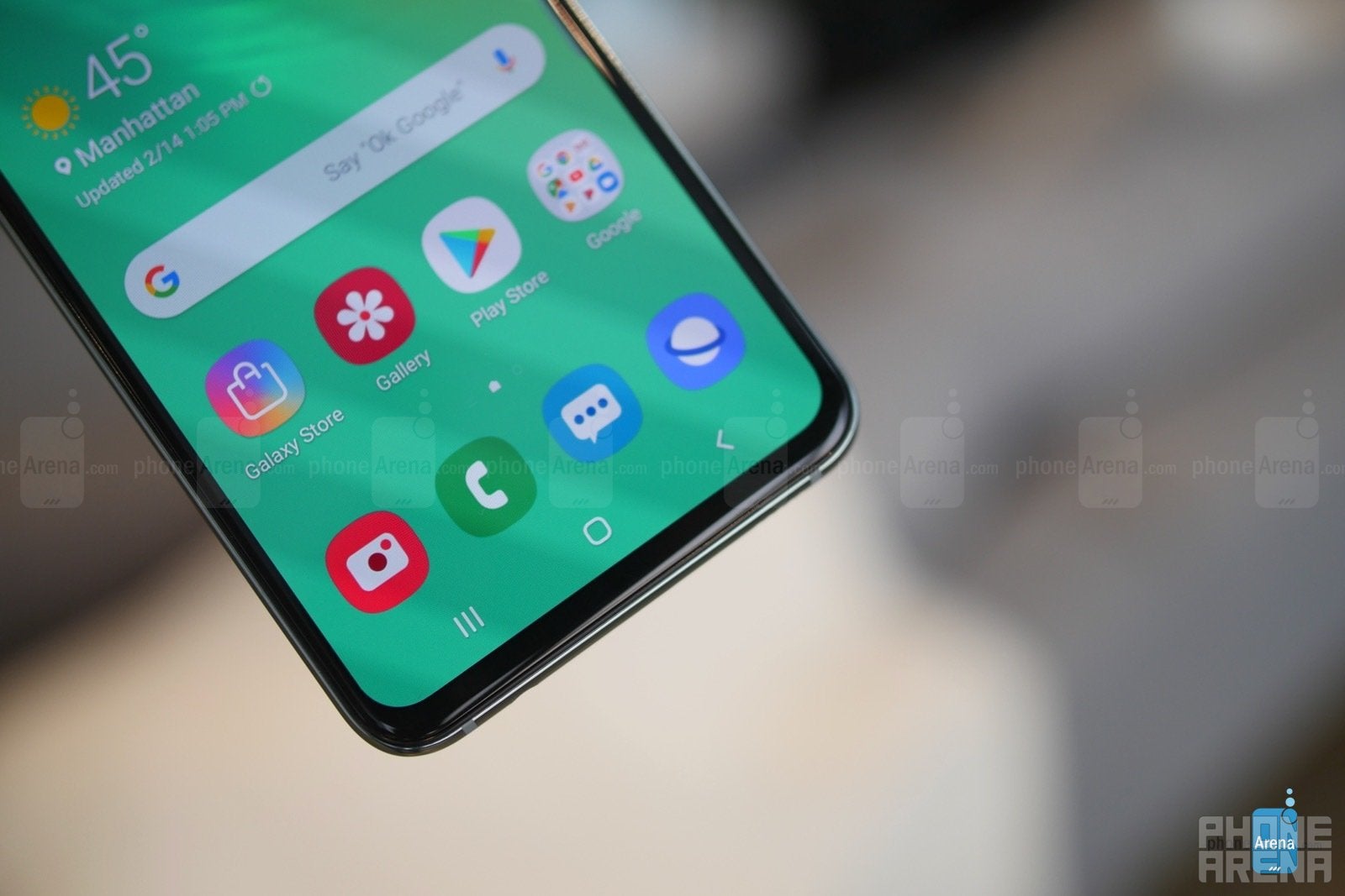 Samsung Galaxy S10e hands-on: Big features in a smaller package