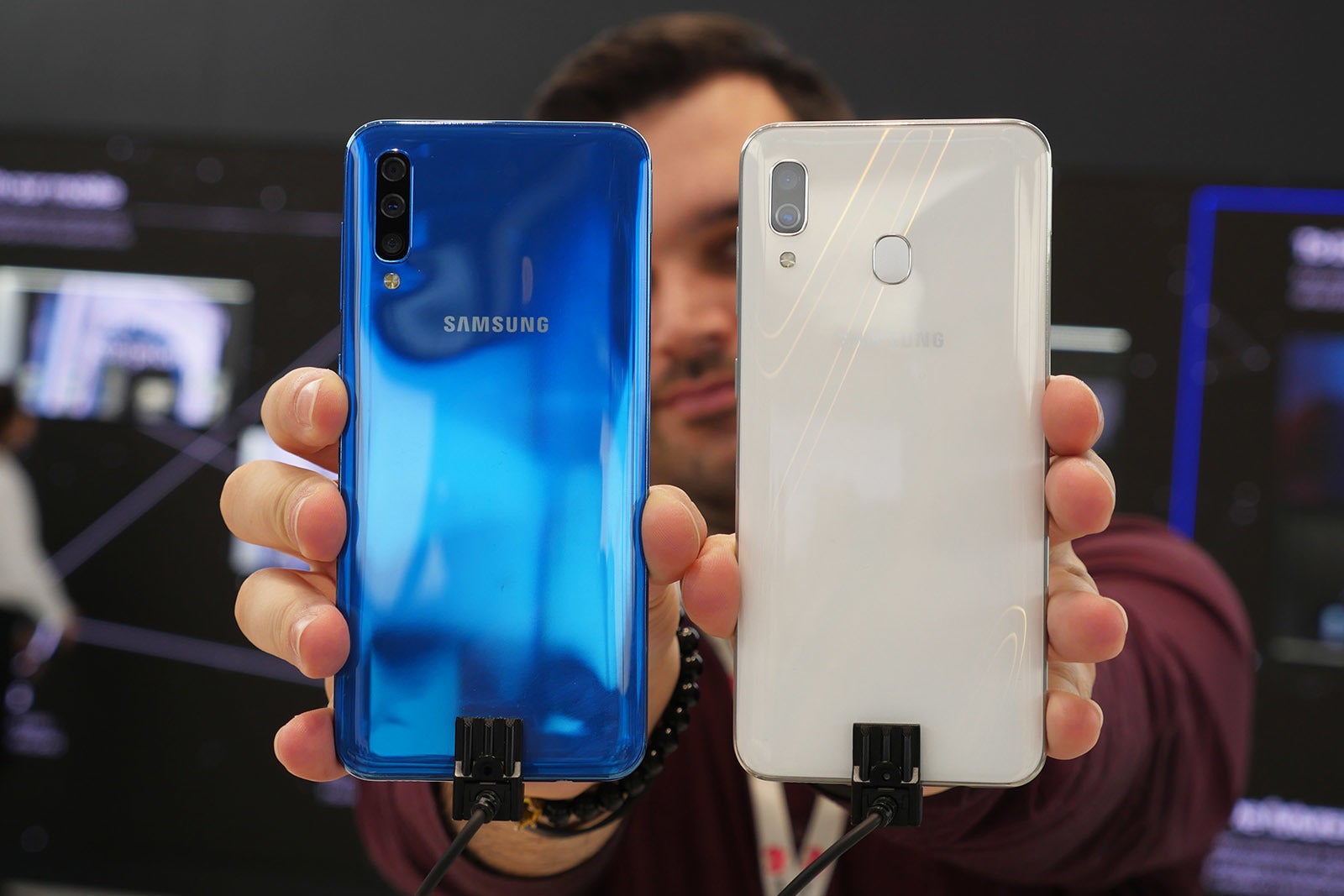 Galaxy A50 and A30: Samsung&#039;s new mid-rangers look good!
