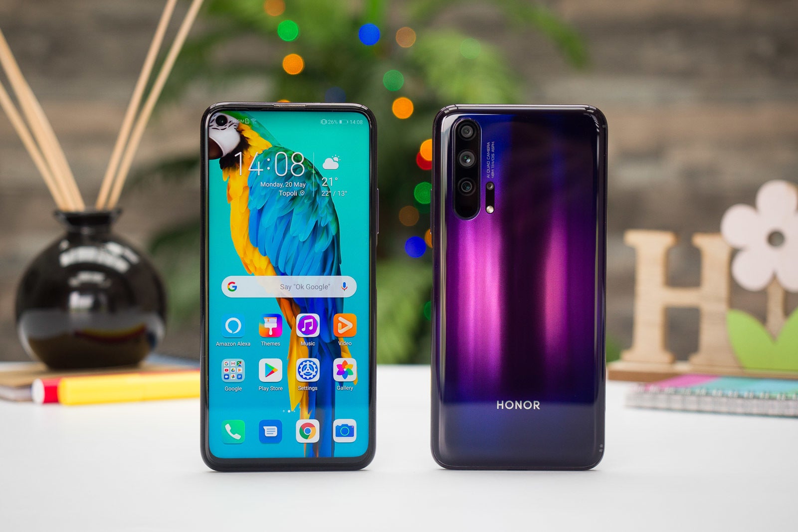 The Honor 20 Pro has an eye-catching design, that&#039;s for sure - Top companies reveal to us the twisty path of smartphone design