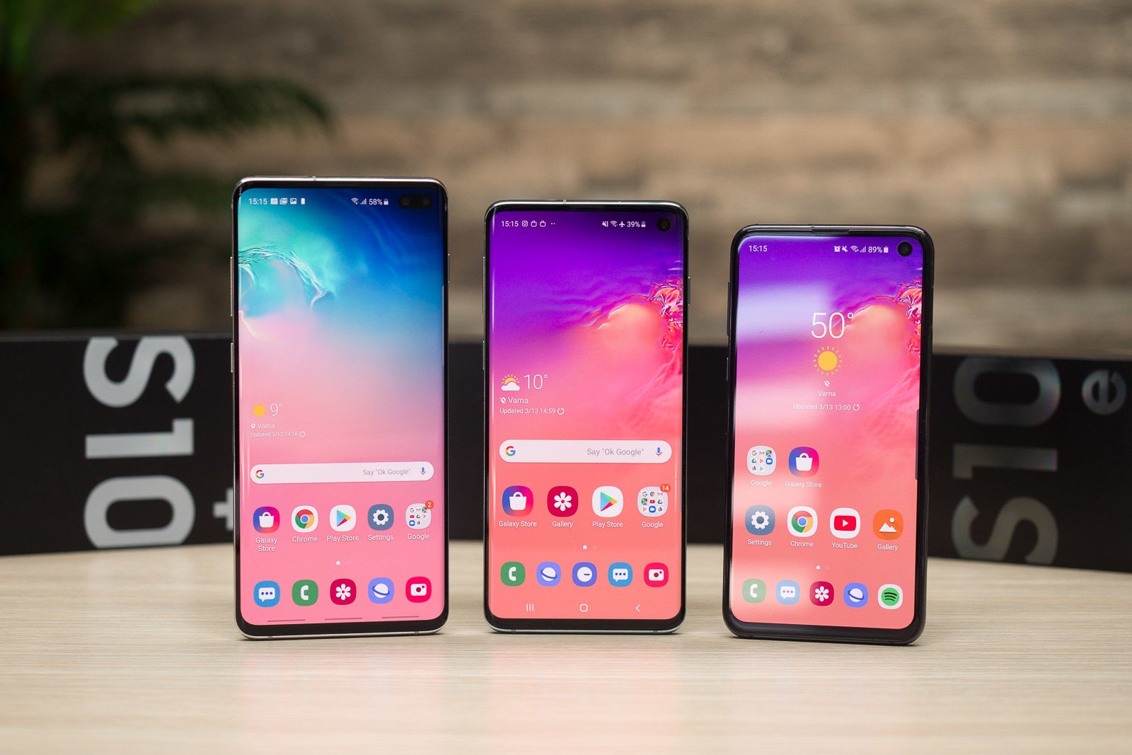 Most popular on the right and least popular on the left - Samsung&#039;s Galaxy S10 has outsold the Galaxy S9 by a significant margin