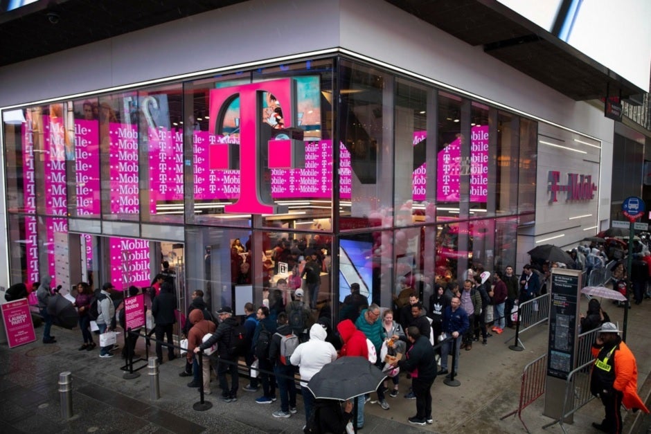 T-Mobile continues to take advantage of the mid-band spectrum it acquired from Sprint - T-Mobile continues using Sprint&#039;s 2.5GHz spectrum for its triple-layer 5G network