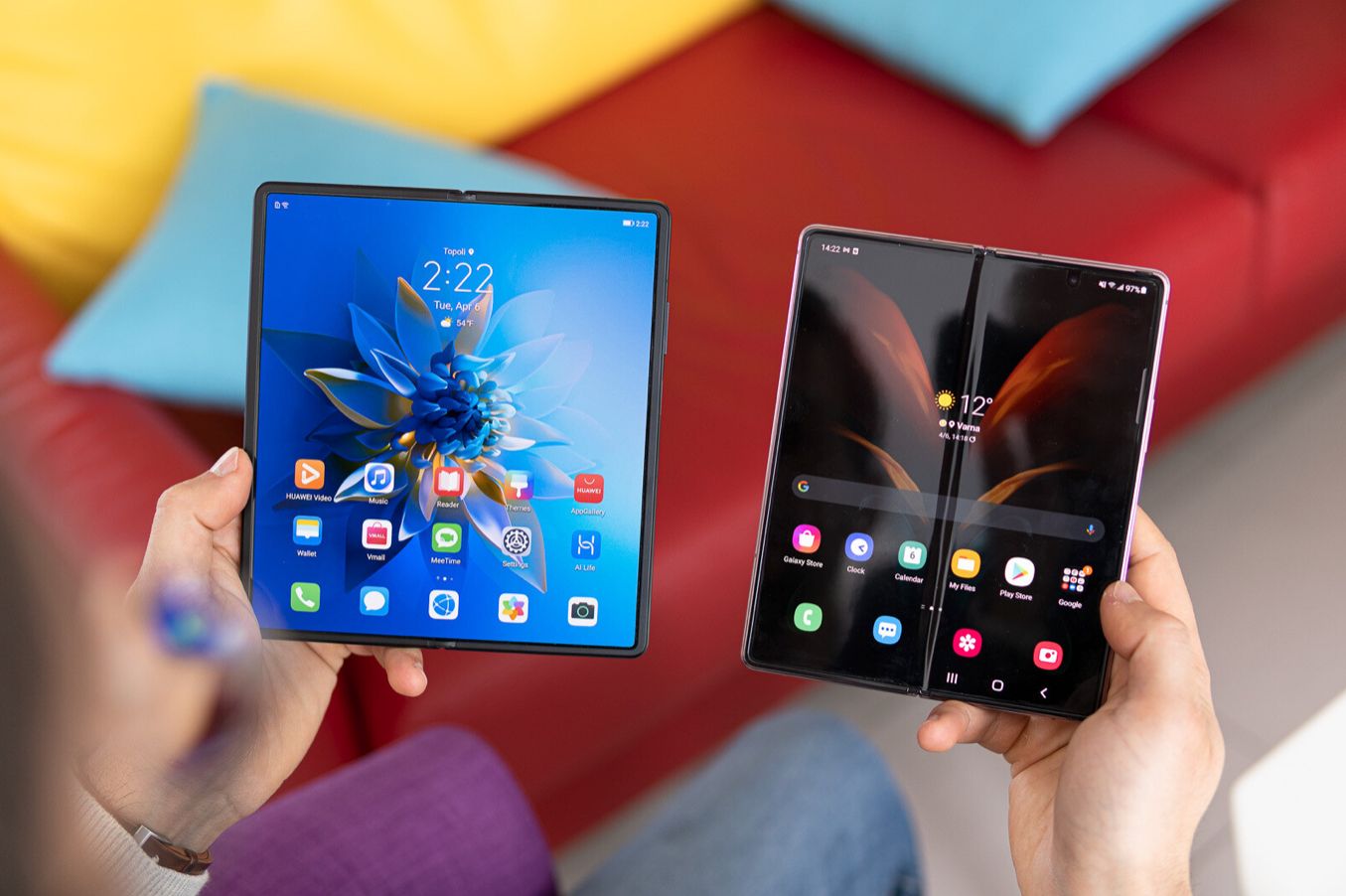 Huawei&#039;s Mate X2 makes the Galaxy Z Fold 2 look like a beta version... for the most part. - Why the cutting-edge Galaxy Z Fold 3 is doomed to flop