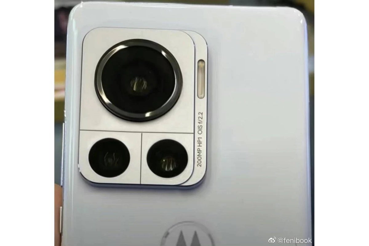 This may or may not be the rear cover of a real-life Frontier prototype. - Motorola will unveil the world&#039;s first 200MP cameraphone in July