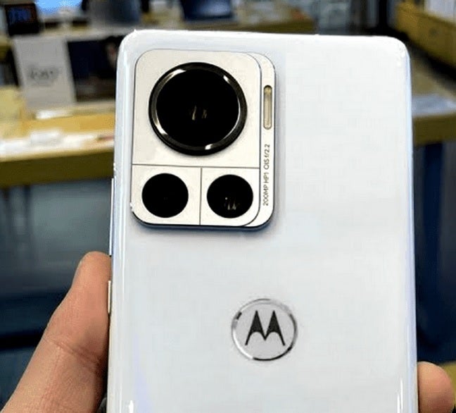 The Motorola Edge 30 Ultra could be the first phone to feature a 200MP camera sensor - Highly spec&#039;d Motorola Edge 30 Ultra and its 200MP camera are one step closer to being released