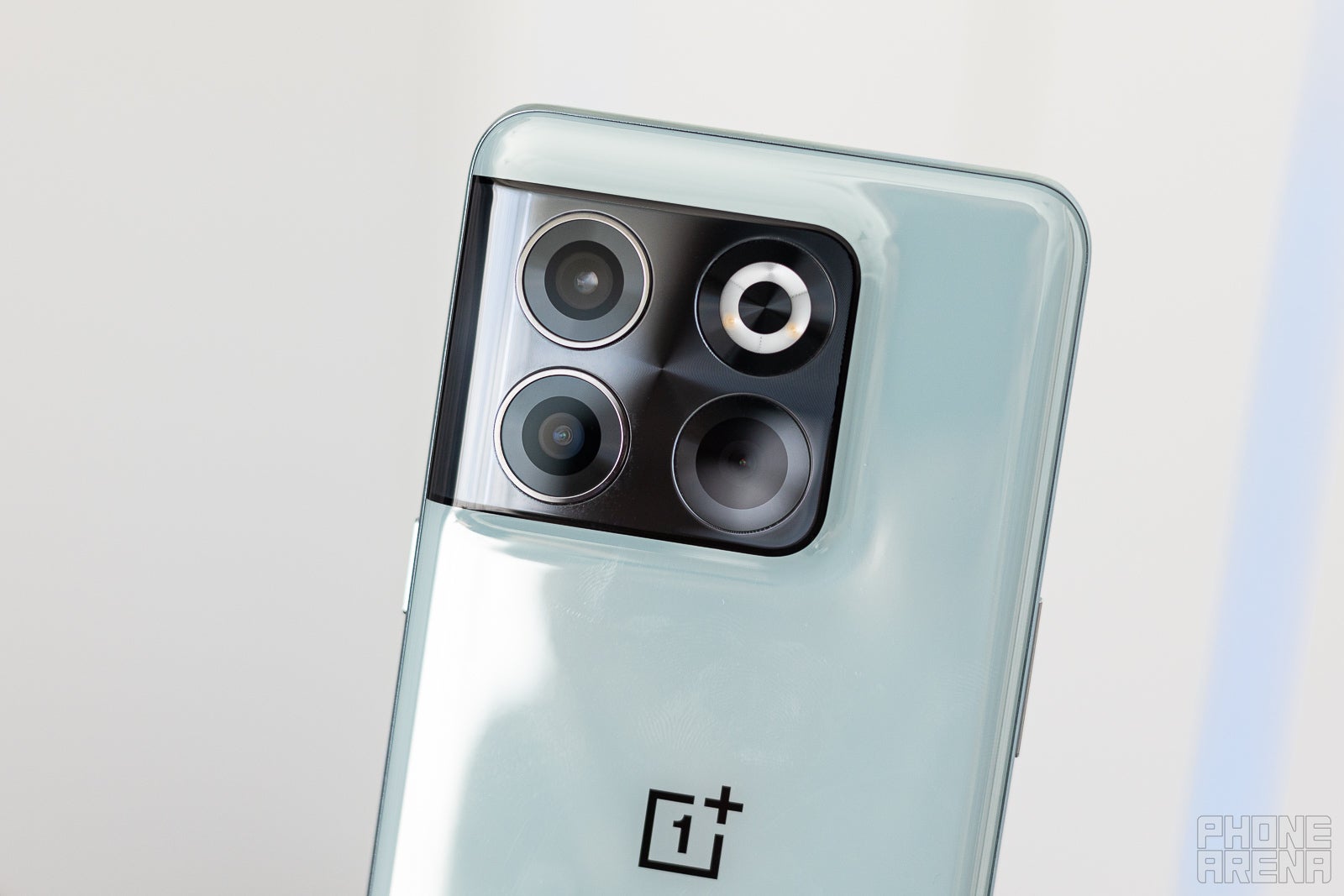 While camera performance isn’t flagship-grade on the 10T, it&#039;s definitely solid. - The OnePlus 10T gets discounted by more than $200 for the Holidays