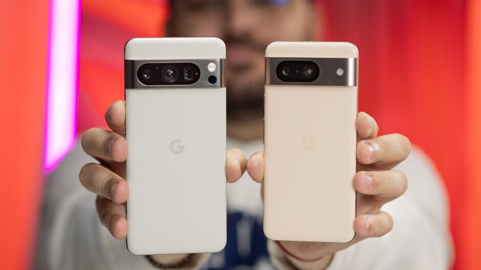 Both the Pixel 8 Pro (L) and Pixel 8 are experiencing poor battery life say several users - Pixel 8 users are complaining about poor battery life when using mobile data