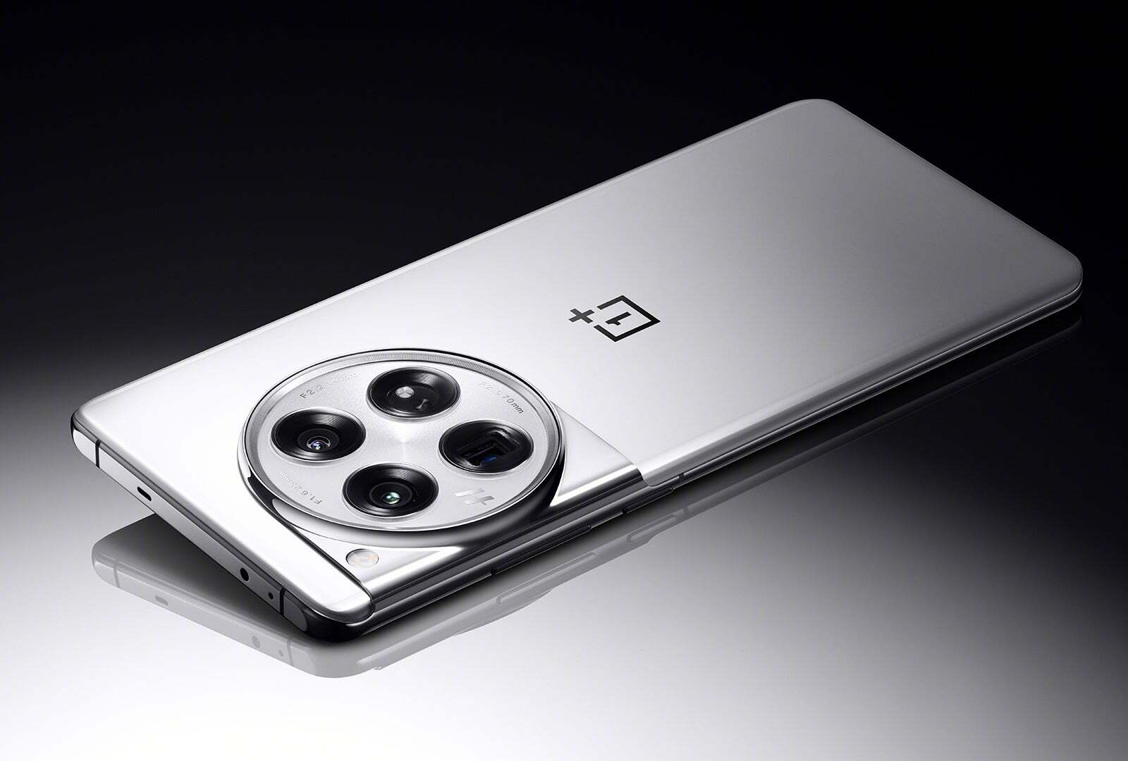 The OnePlus 12 in White (Image Source - OnePlus) - OnePlus 12 colors: the official hues