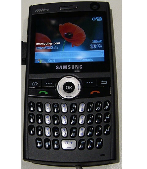 Samsung&#039;s SGH-i600 smartphone with WiFi and HSDPA