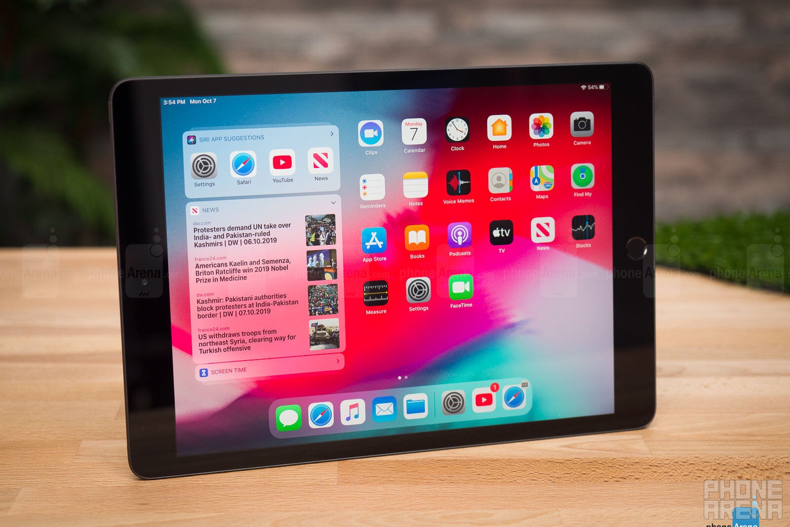 iPad 10.2 review: cheap, productive, and not the one you should buy