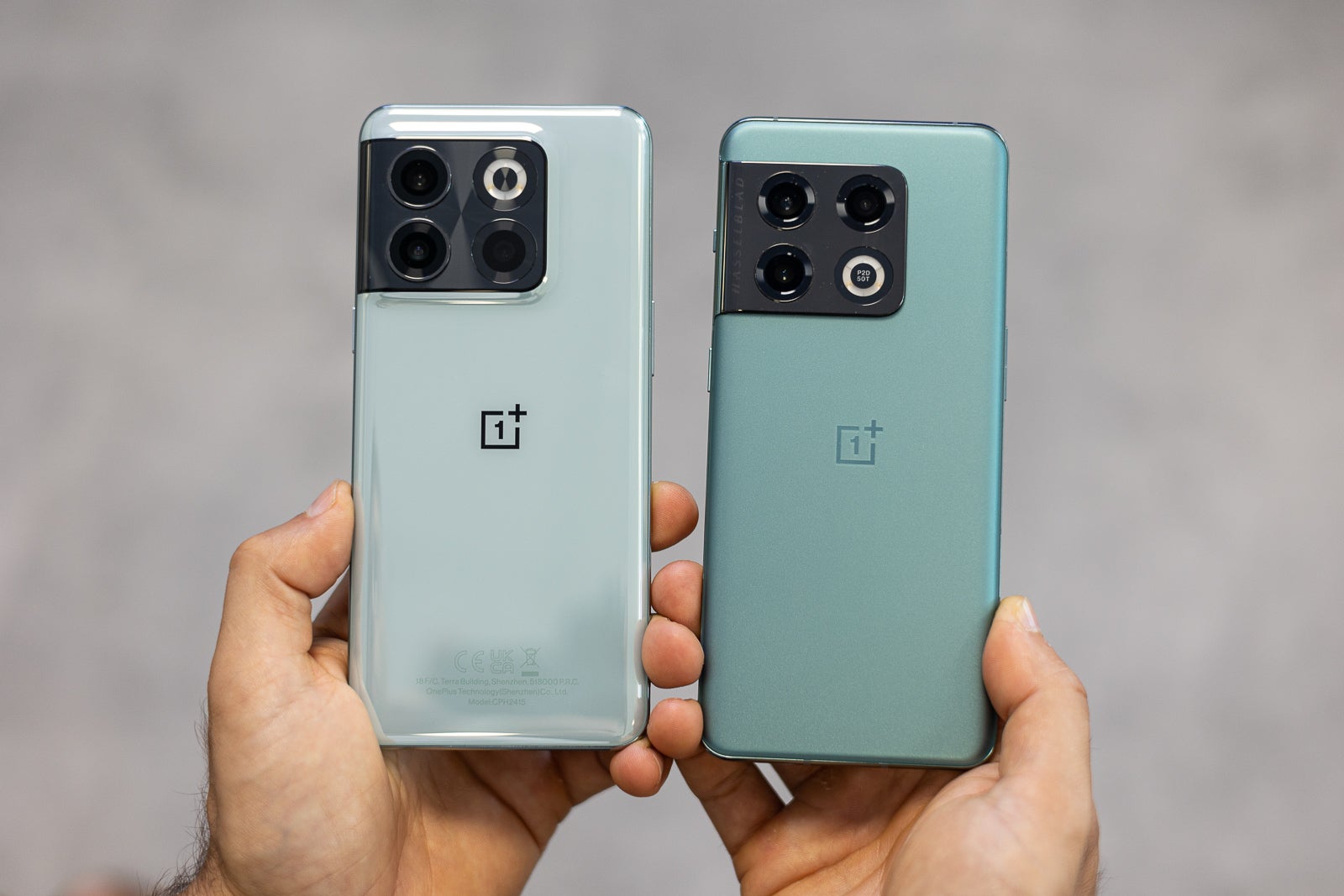 (Image credit - PhoneArena) The OnePlus 10T in jade on the left. It is a looker, and quite similar to the&amp;nbsp;OnePlus 10 Pro (right) - OnePlus 10T Review: this charger comes with a phone!