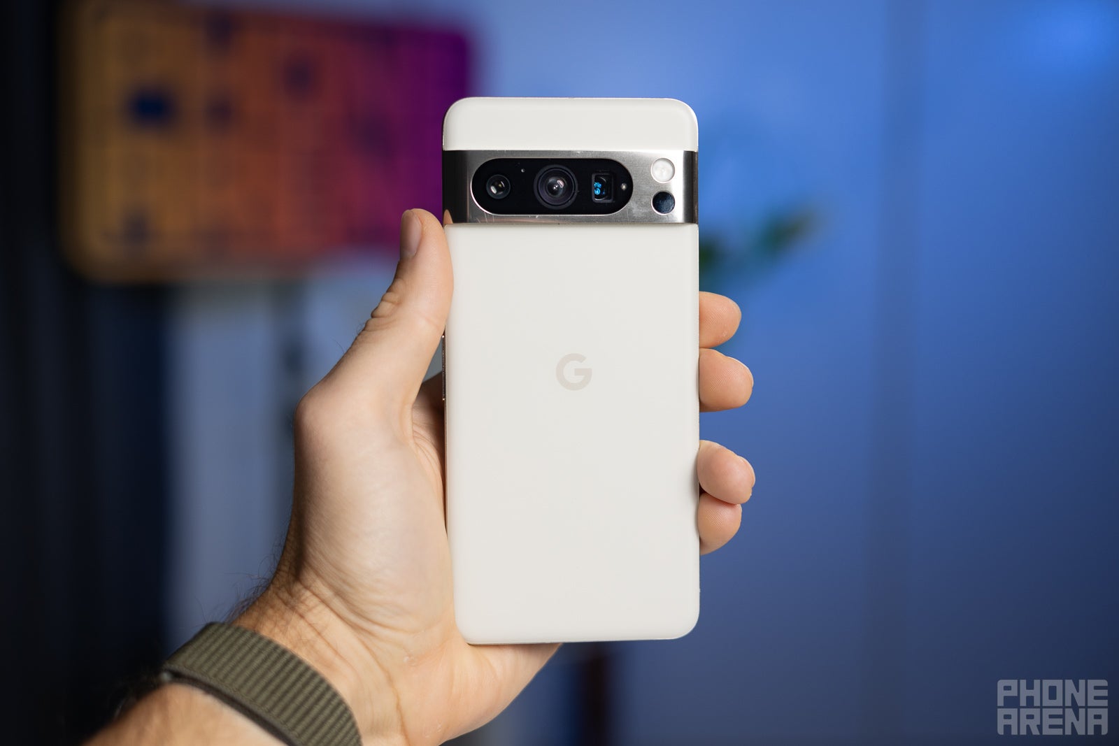 Google Pixel 8 Pro Review: More AI tricks and gradual improvements all around