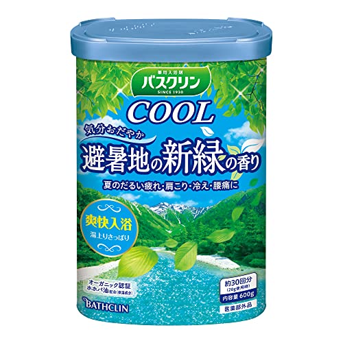 【医薬部外品】バスクリンクール 避暑地の新緑の香り クールタイプ入浴剤 避暑地の新緑の香りの入浴剤 おだやかな空色(透明タイプ)のお湯の色の入浴剤 600グラム (x 1)