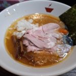 ガツンとくる蟹の旨さにハマる！ 人形町の行列必至の人気ラーメン店が進化して移転オープン（東京・蒲田）