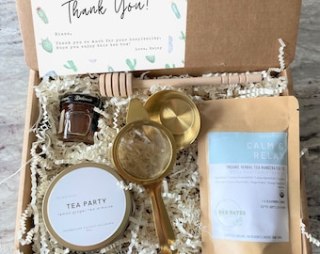 Sympathy Gift Box: Organic Herbal Tea, Handpoured Soy Candle, Tea infuser, Tea Sampler, Personalized Card, Sorry for your loss memorial gift