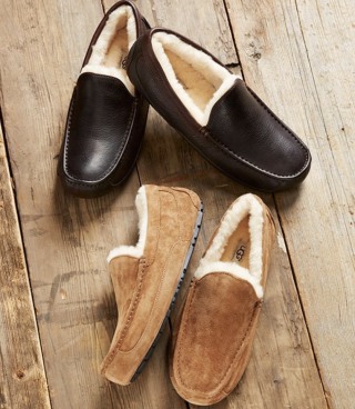 UGG Ascot Leather Slipper