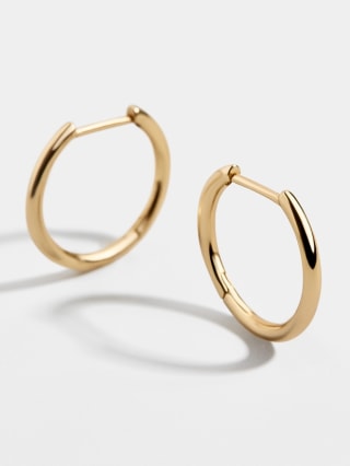 Verbena 18K Gold Huggie Earrings