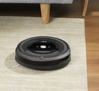 Roomba E5 Wi-Fi Connected Robot Vacuum