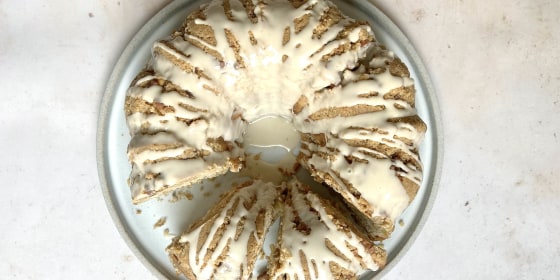 Chai-Spiced Apple Coffee Cake