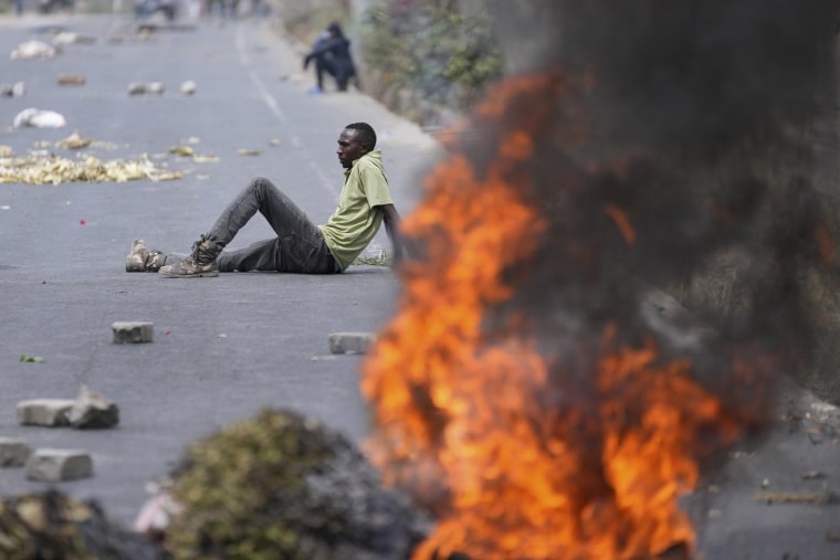 Protests have continued to rock several towns in Kenya including the capital Nairobi, despite the president saying he will not sign a controversial finance bill that sparked deadly protests last week.