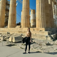 Nicoletta in front of Greece ruins