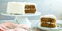 How to make carrot cake with cream cheese frosting