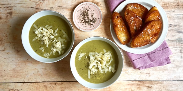 Cheesy White Bean and Broccoli Soup