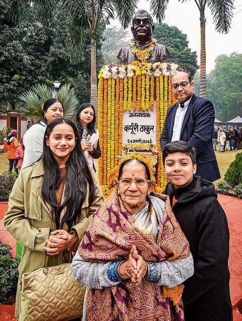 Thakur’s family members pay tribute on his birth centenary