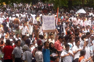Getty Images : Doctors and other Medical students protesting against the proposal of 27 percent reservation for OBC students in professional colleges and higher education institutes in New Delhi (Representative image)