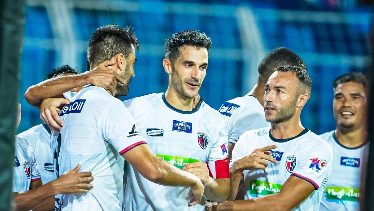 ISL : NorthEast United have defeated the Gaurs 2-0 in the ISL.