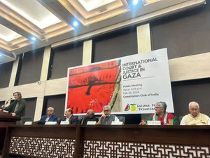 Outlook India : Senior journalist Siddharth Varadarajan, lawyer Anand Grover and others at the event, ‘International Court and Justice in Gaza’, in Delhi |