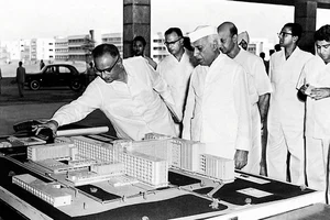 The Foundation of India’s Growth: Nehru looks at the model for AIIMS in New Delhi in 1959