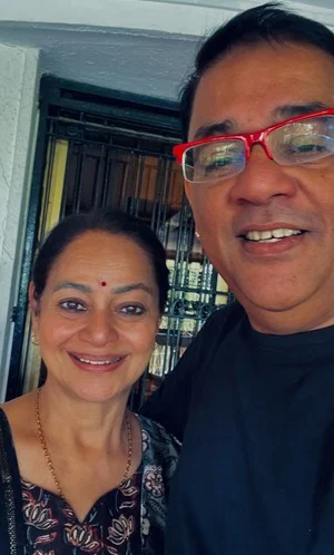 Instagram : Sanjeev Sivan and Zarina Wahab