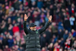 AP Photo/Jon Super : Liverpool's manager Jurgen Klopp celebrates at the end of the English Premier League soccer match between Liverpool and Burnley |