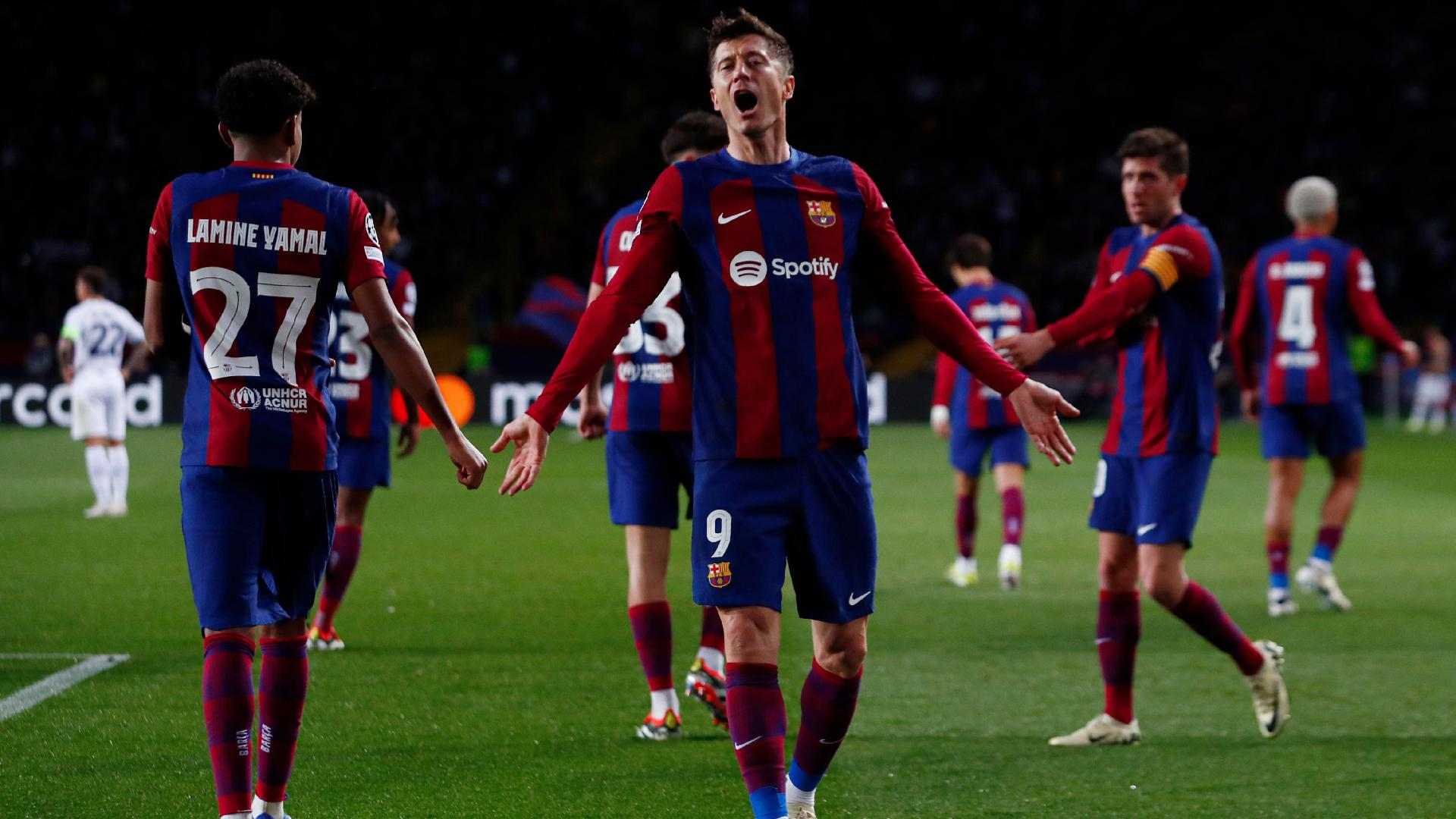 Joan Monfort/AP : Robert Lewandowski scored the crucial late goal as Barcelona beat Napoli.
