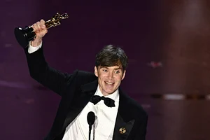 Getty Images : Actor Cillian Murphy won the 'Best Actor' award for his performance in 'Oppenheimer' at Oscars 2024. The film nearly swept the awards. 