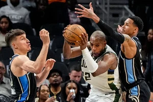 Photo: AP/Mike Stewart : NBA Basketball Game