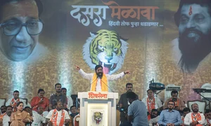 Satish Bate/Hindustan Times via Getty Images : Maharashtra Chief Minister Eknath Shinde addressing the gathering during the Dussehra rally, at MMRDA Ground, Bandra-Kurla Complex (BKC) on October 5, 2022 in Mumbai, India. 
