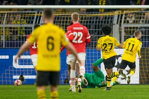 | Photo: AP/Martin Meissner : UEFA Champions League 2023-24: Borussia Dortmund vs PSV Eindhoven