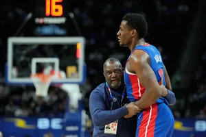 Photo: AP/Carlos Osorio : NBA Basketball