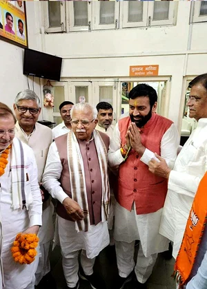 Getty Images : Manohar Lal Khattar with new Haryana Chief Minister Nayab Singh Saini 