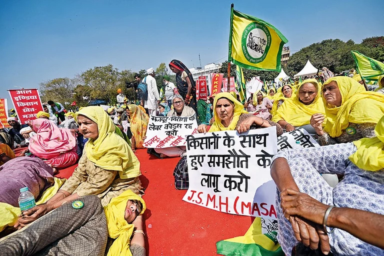 Rights Matter: Farmers at the Ramlila Maidan during the All India Kisan Mazdoor Maha Panchayat 
on March 14 - Photo: Getty Images