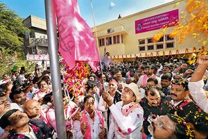 Photo: PTI : Red Flag: K Chandrashekar Rao at the inauguration of the Bharat Rashtra Samithi office in New Delhi on December 14, 2022