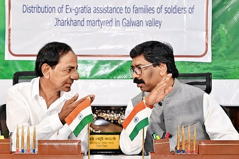 KCR with Jharkhand’s Hemant Soren