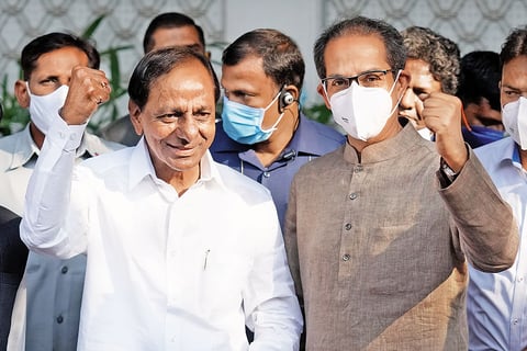 Seeking A National Alliance: KCR with Maharashtra’s Uddhav Thackeray