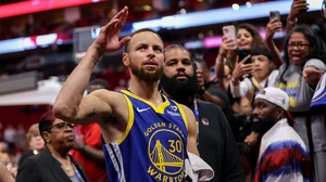 File : Stephen Curry #30 of the Golden State Warriors waves to the crowd after the game against the Houston Rockets at Toyota Center on April 04, 2024.