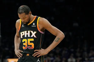 | Photo: AP/Ross D. Franklin : NBA: Minnesota Timberwolves vs Phoenix Suns